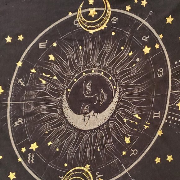 REBELLIOUS ONE crop top - Gently Used - Picture 5 of 5